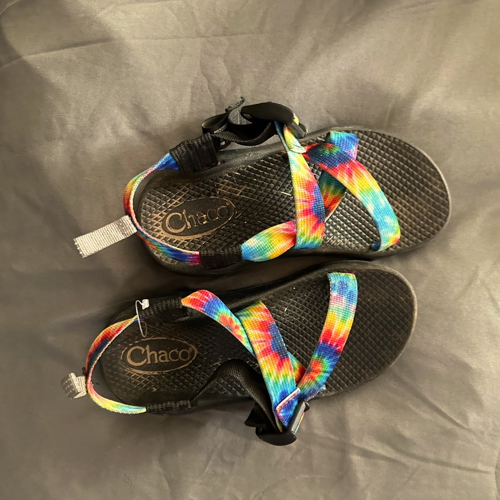 Rainbow Tie dye Youth Chacos, Girls size 1.